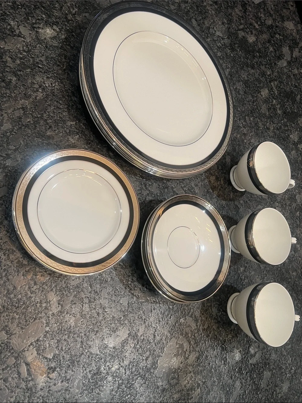 Waterford Colleen 15 Piece Porcelain Set of Fine China Made in England